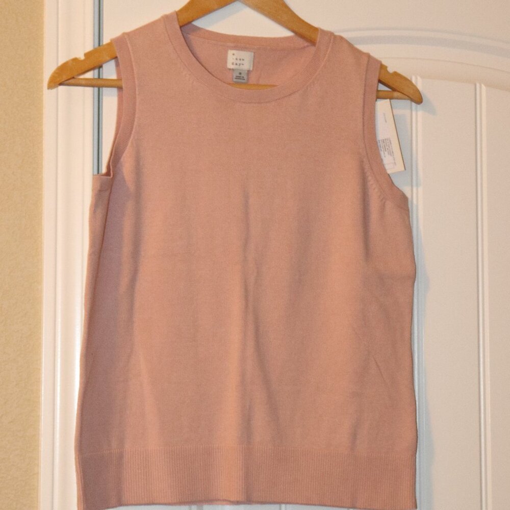 A New Day Sweater Vest - SZ Medium Pink